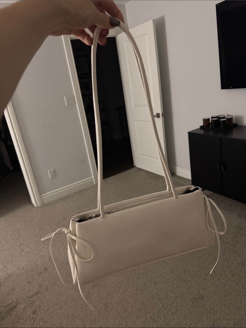 CIDER White Shoulder Bag with Side Bow Accents - Picture 5 of 5